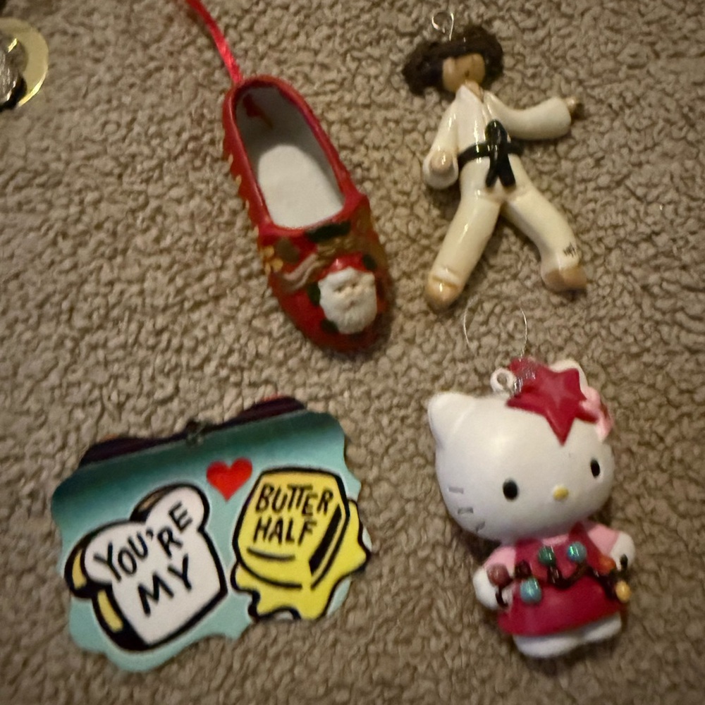 Hello Kitty and Karate Ornaments Set